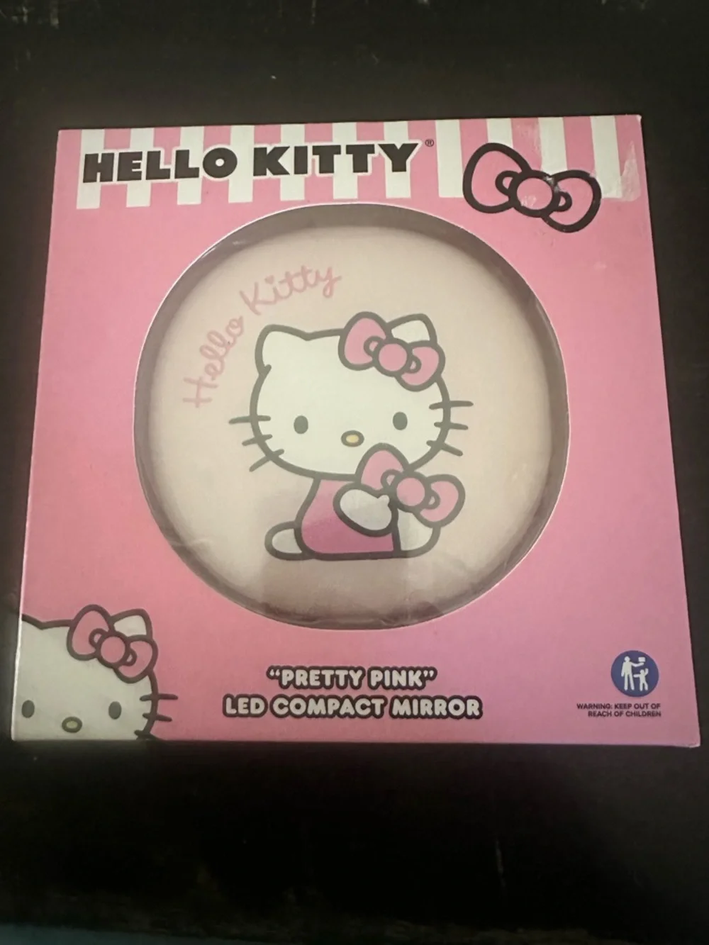 Impressions Vanity Hello Kitty Pretty Pink LED Compact Mirror - 3X Magnification - Picture 5 of 8
